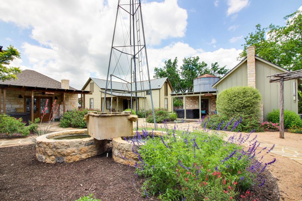 Wine Country Cottages On Main Fredericksburg Esterno foto
