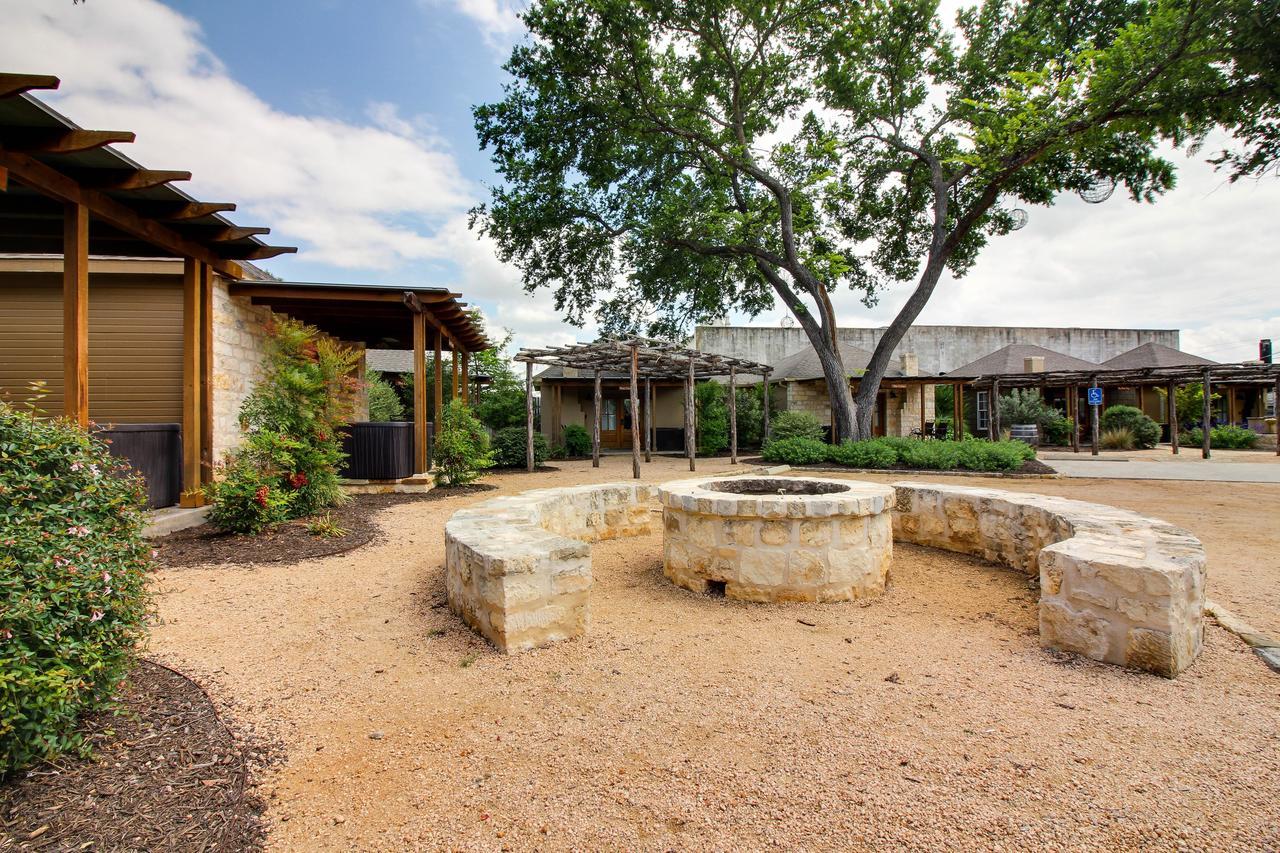 Wine Country Cottages On Main Fredericksburg Camera foto